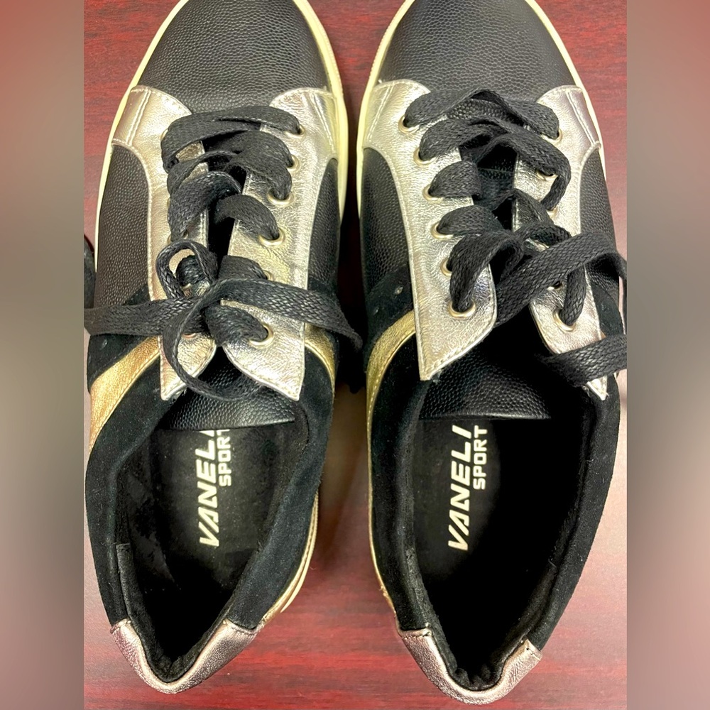 Never worn Vaneli Sport shoes
